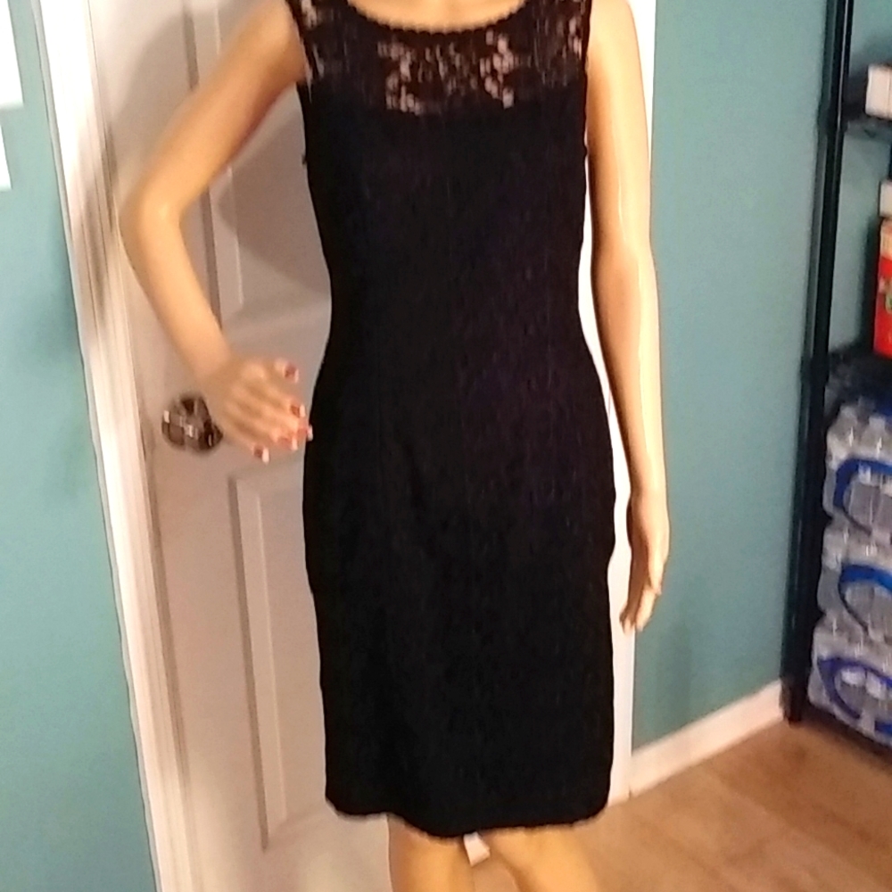 Gorgeous White House Black Market Formal Dress - Size 2